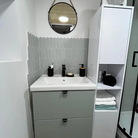 Typique Et Moderne Apartment